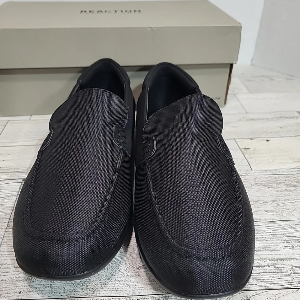 Reaction KENNETH COLE Slip On Dress Shoe‎ Size 2 Black New In Box Loafer